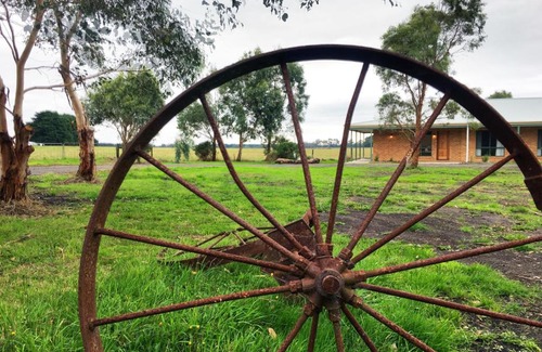 Simpson Bed & Breakfast | Ruby Rose