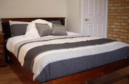 Simpson Bed & Breakfast | Ruby Rose