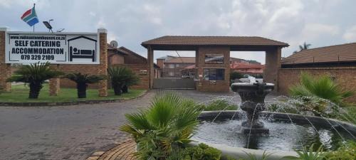 Boksburg Apartment | Rudman Townhouses - OR Tambo Airport