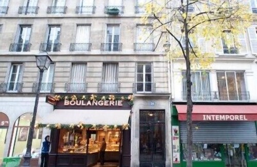 Saint-Merri Apartment | Rue Saint Martin. Ideal 2 bed in the Marais just by the Seine and metro line 1