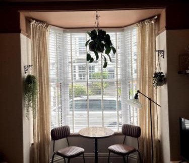 Buxton Apartment | Rufloreo Flats 1 - central gem