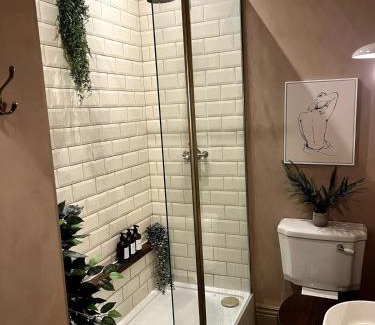 Buxton Apartment | Rufloreo Flats 1 - central gem