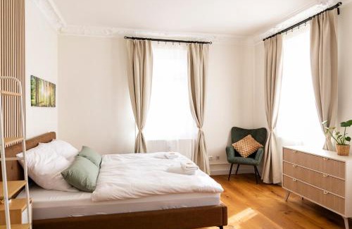 Baiersbronn Apartment | Ruhestein Quartier - Charaktervolle 113qm Wohnung perfekt für Gruppen&Familien, ideale Lage, nahe Bhf und Iven, bestens geeignet für entspannte als auch aktive Aufenthalte in malerischer Umgebung