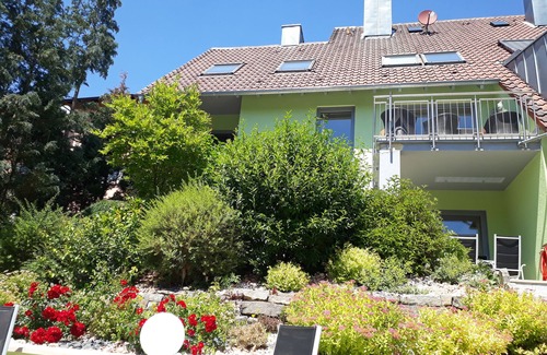 Mainstockheim Apartment | Ruhige Ferienwohnung mit Sonnenterrasse und Pool im Weinort Mainstockheim