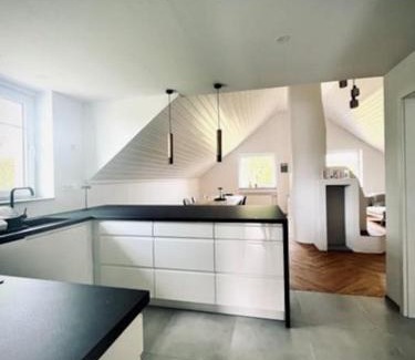 Strohn Apartment | Ruhiges Lay-Haus in der Vulkaneifel, bis zu 6 Personen mit Terasse und Garten