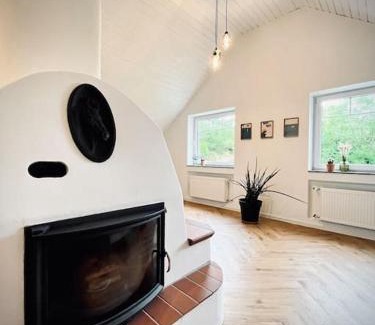 Strohn Apartment | Ruhiges Lay-Haus in der Vulkaneifel, bis zu 6 Personen mit Terasse und Garten