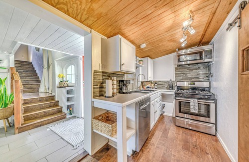 Ruidoso Cottage | Ruidoso Home w/Loft & Private Hot Tub