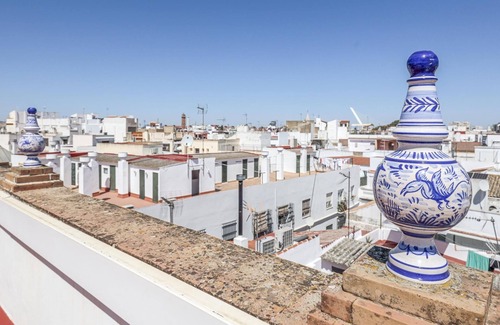 San Julian Apartment | Ruiz Gijón Elegant and modern in the most authentic Seville