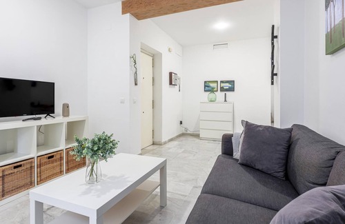 San Julian Apartment | Ruiz Gijón Elegant and modern in the most authentic Seville