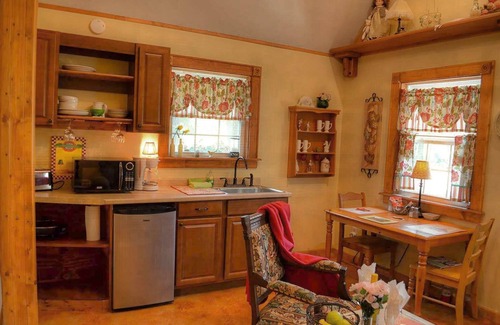 Fredericksburg Cottage | Rumpelstilzchen Cottage (#2)