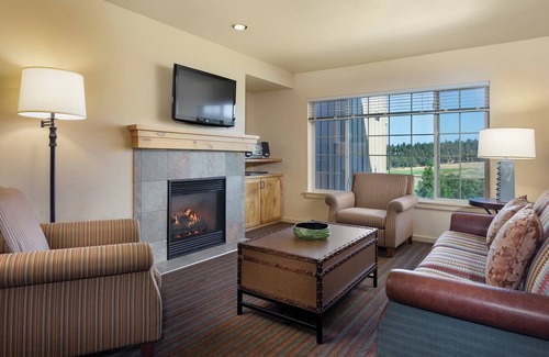 Klamath Falls Resort | Running Y! Breathtaking Mountain Views