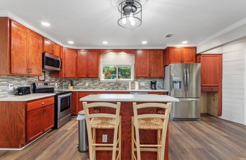 Zwolle House | Runway Paradise: Relaxing getaway close to town