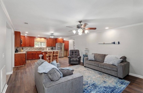 Zwolle House | Runway Paradise: Relaxing getaway close to town