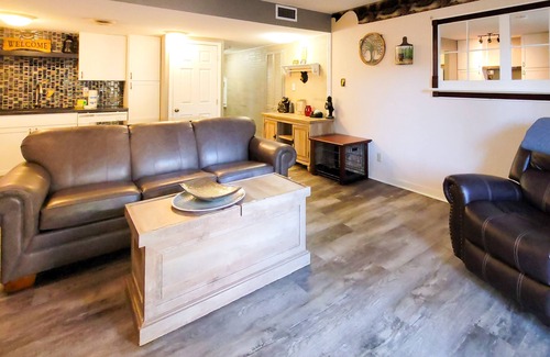 Sevierville Condo | Rural condo w/wood fireplace, outdoor pool, grill area, free attraction tickets