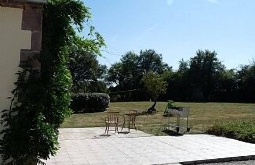 Lurcy-Levis Cottage | Rural Cottage With Private Pool In Large Garden