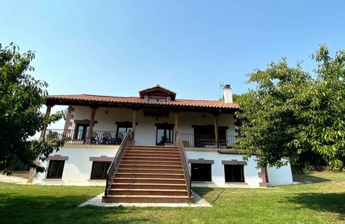 Egues Cottage | Rural house 10 minutes from pamplona with large garden and games room
