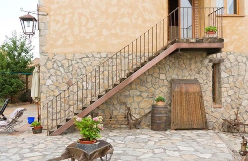Otero de Herreros House | Rural House 'La Chatarrería De Ferreros' with Mountain View, Private Terrace and Wi-Fi