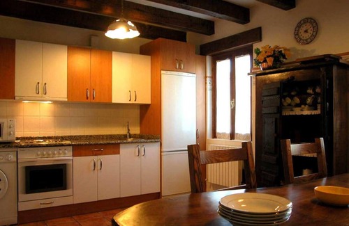 Eguaras House | Rural House 'Sagastietxea II' with Mountain Views, Private Terrace and Garden