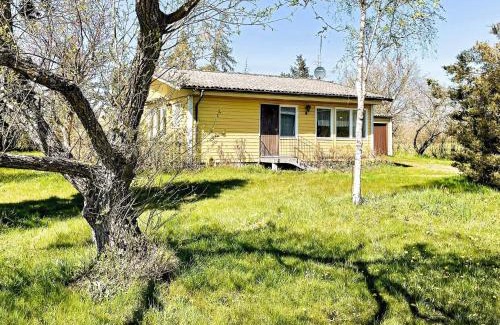 Storlinge House | Rural House with Garden Near Borgholm