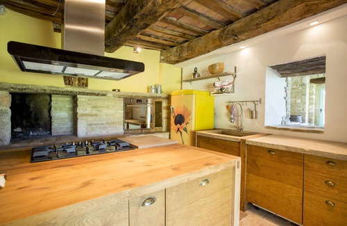 Genga Villa | Rural Marche villa nestled in the hills, with private pool, sea view