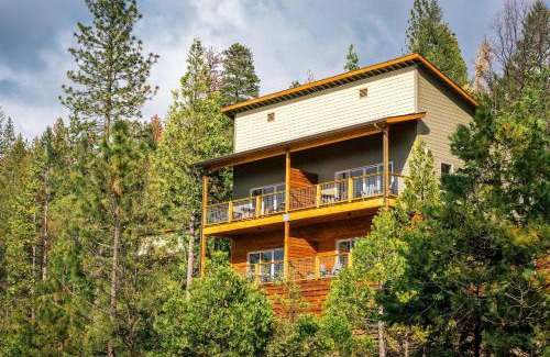 Groveland Resort | Rush Creek Lodge at Yosemite