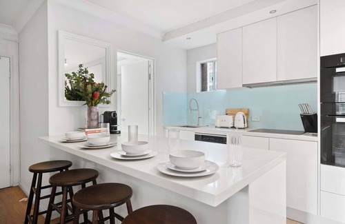 Kings Cross Apartment | Rushcutters Bay Retreat with Balcony - New Listing