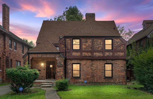 Detroit House | Russell Woods Mansion