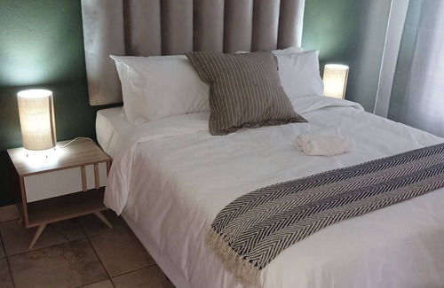 Rustenburg Apartment | Rustenburg Cozy Apartment With Private Entrance & BBQ