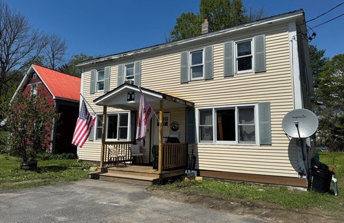 Northfield House | Rustic 4-bedroom house in university town of Northfield. Centrally located.