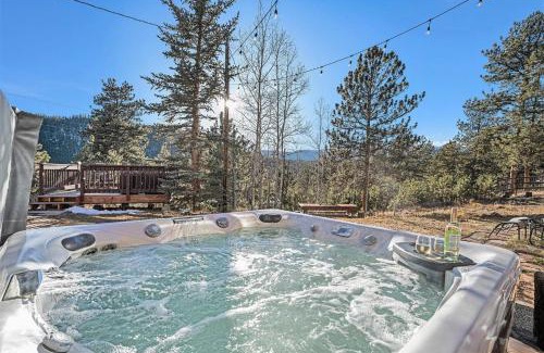 Bailey House | Rustic 4br Cabin W Hot Tub & Patio