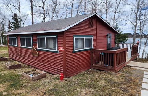 Tower Cabin | Rustic cabin -Pontoon Available for Rent-