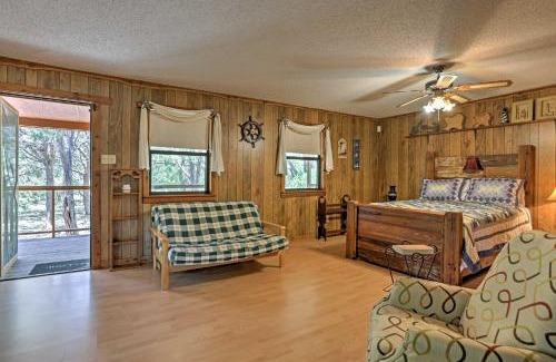 Canyon Lake House | Rustic Canyon Lake Cabins with Hot Tub on about 3 Acres