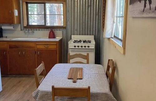 Alpine Cabin | Rustic Charm Cabin in the tall pines, Alpine AZ #4