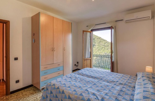 Vescina House | Rustic cottage in a small village in the hinterland of Recco.