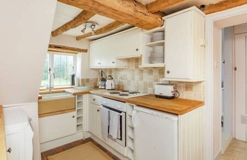 Stadhampton Cottage | Rustic Cottage nr Le Manoir A'QuatSaisons