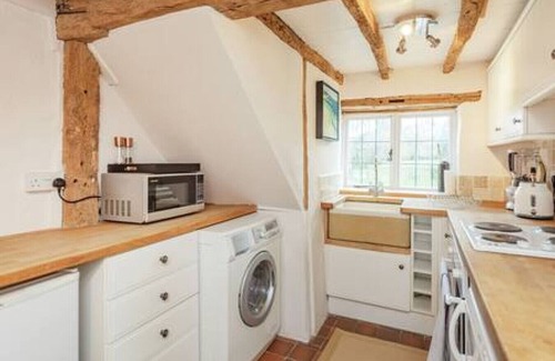 Stadhampton Cottage | Rustic Cottage nr Le Manoir A'QuatSaisons