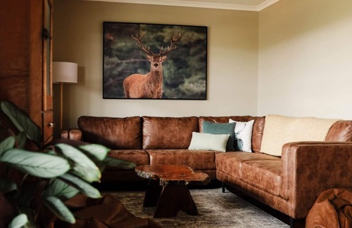 Hallston Cabin | Rustic country lodge with spectacular fire pit and nearby hiking trails