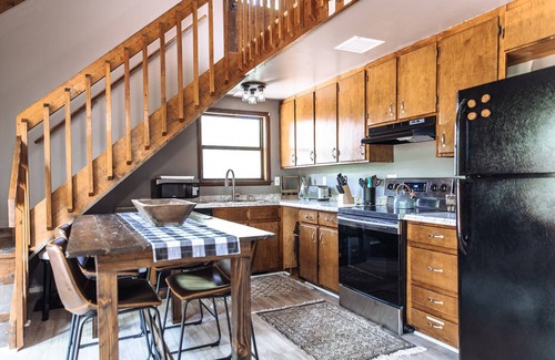 Almond Cabin | Rustic, Cozy Cabin with a View of the Smokies, Firepit, Large Deck, Pet-Friendly