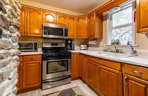 Akron House | Rustic Family Retreat in Akron