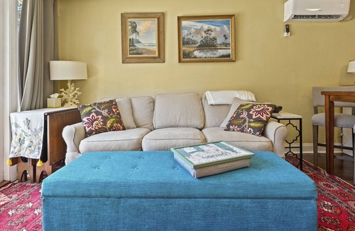 Avondale Cottage | Rustic Garden Cottage - Walkable Historic District