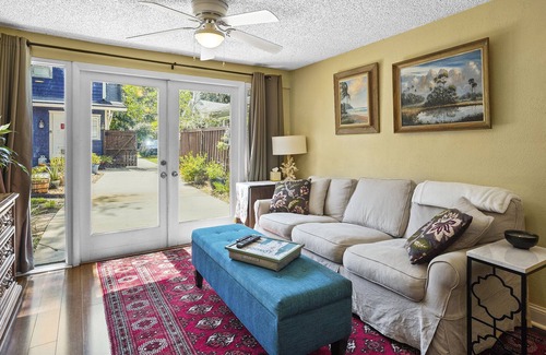 Avondale Cottage | Rustic Garden Cottage - Walkable Historic District