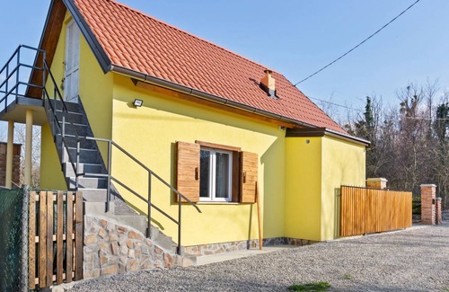 Donja Stubica House | Rustic Holiday Home in Donja Stubica with Terrace