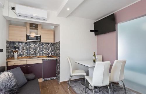 Donja Stubica House | Rustic Holiday Home in Donja Stubica with Terrace
