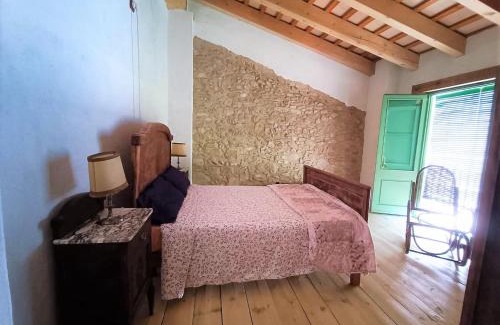 Mieras House | Rustic Home in Mieres near Banyoles Lake