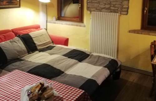 Monte San Pietro House | Rustic house surrounded by greenery - Saltapicchio