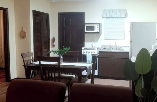 Calabash Bight House | Rustic Island charm on the East End of Roatan where history abounds