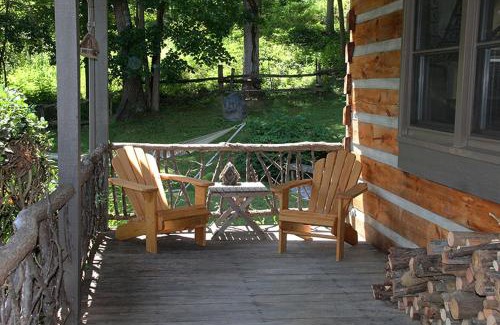 Clyde House | Rustic Log Cabin Rental with a Hot Tub near Asheville, North Carolina