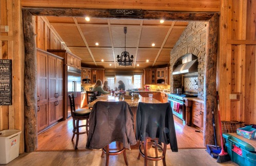 Lakeside Cabin | Rustic Luxurious Lodge in Arizona's White Mountains