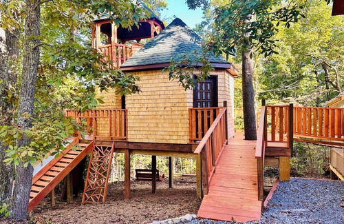 Sevierville Cabin | Rustic Luxury in the Smokies: 3-Level Deck, Treehouse, Hot Tub and Games Galore