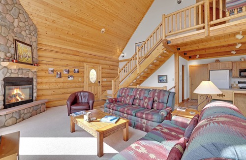 Three Peaks House | Rustic Mountain Escape with Panoramic Views